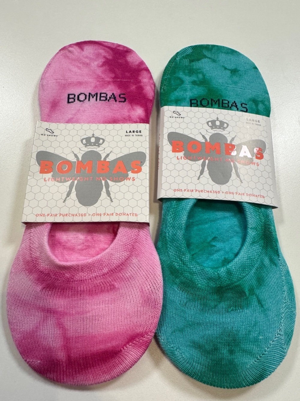 Bombas NWT Tie Dye No Show Socks 2 PR 1PR-PNK 1PR-GRN SZ: LRG Fits women 7-9